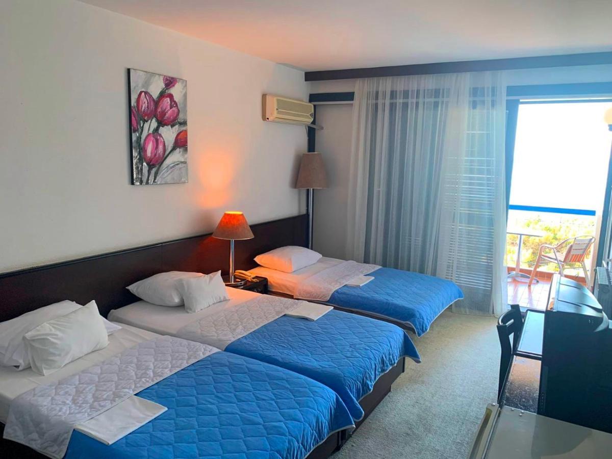 Corpus B - Hotel Albatros Ulcinj Zimmer foto